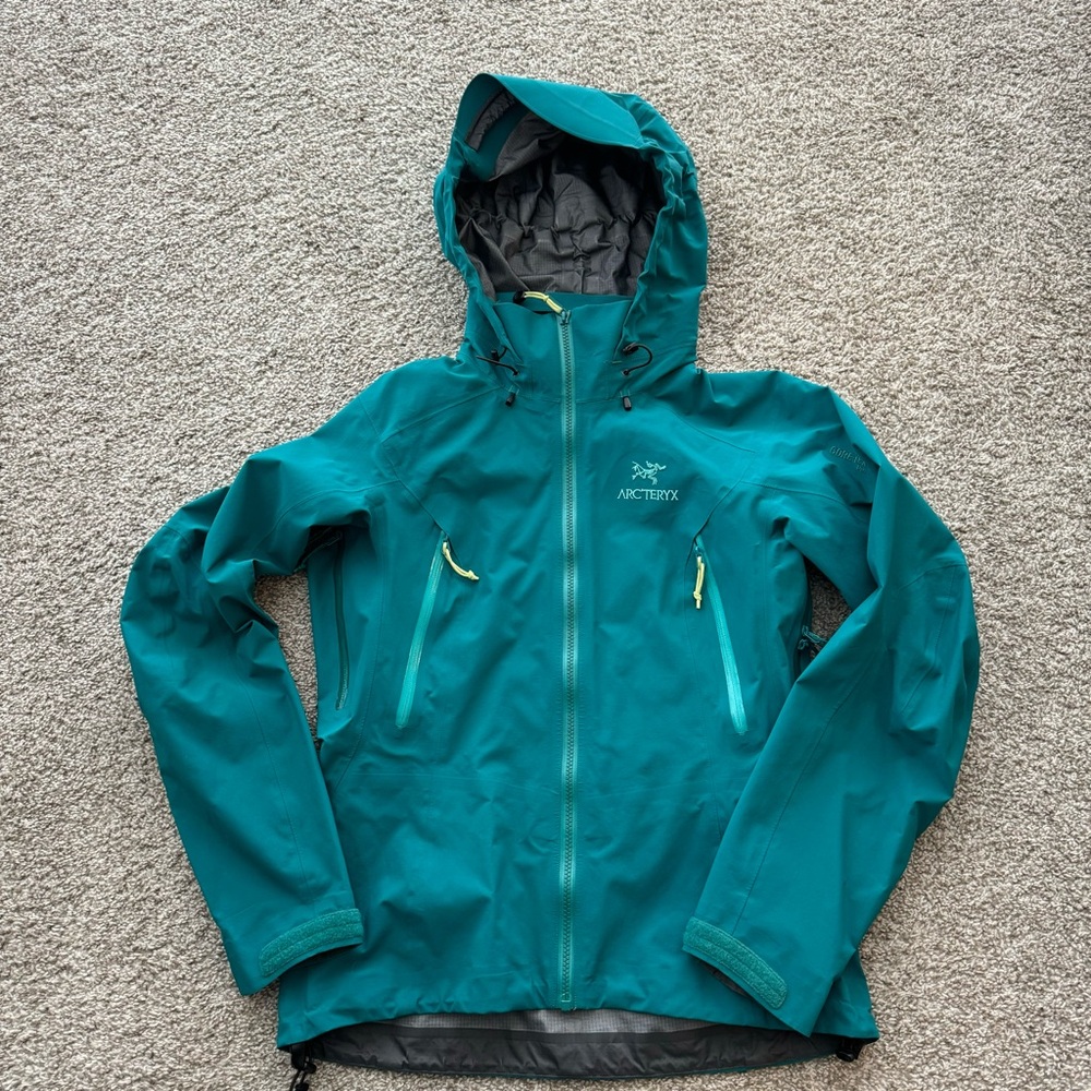 Arc’teryx Beta AR Women’s Teal Jacket - Small